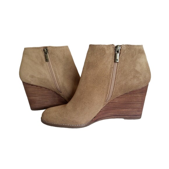 Lucky Brand Yakeena Ankle Boots Size 10 Tan Suede Upper Wooden Wedge Side Zipper - Picture 1 of 12